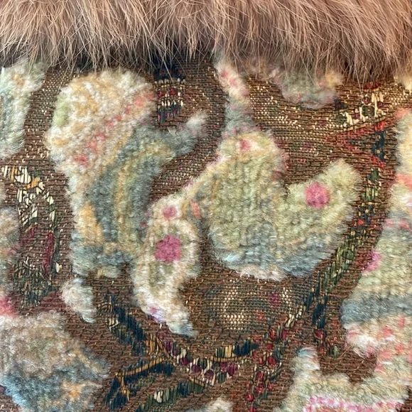 Amazing Cynthia Steffen brocade Floral Patterned faux Fur-Trimmed Jacket. - Picture 6 of 12
